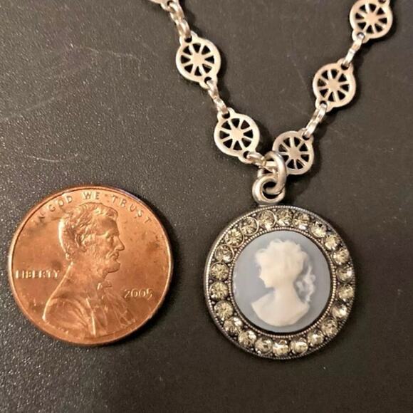 Catherine Popesco France Elegant Cameo Rhinestone Crystal Halo‎ Circle Necklace - Picture 16 of 16